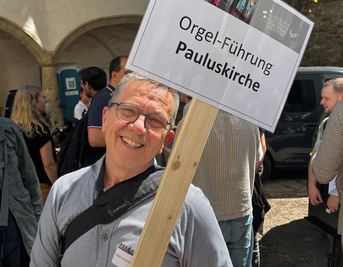 nach dem Gottesdienst im Domhof