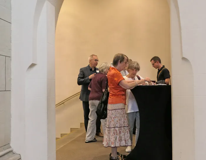 KH Ulrichskirche, Eingangsbereich